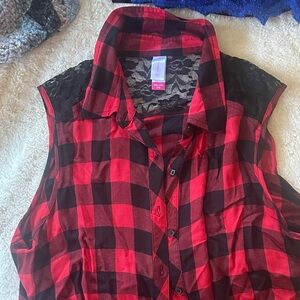 No Boundaries Red and Black Buffalo Plaid Lace-Back Muscle Tee